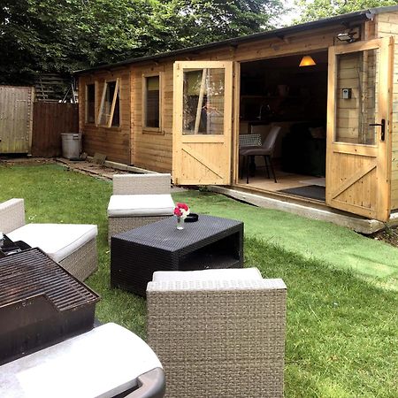 Cosy Garden Log Cabin Salisbury Exterior foto